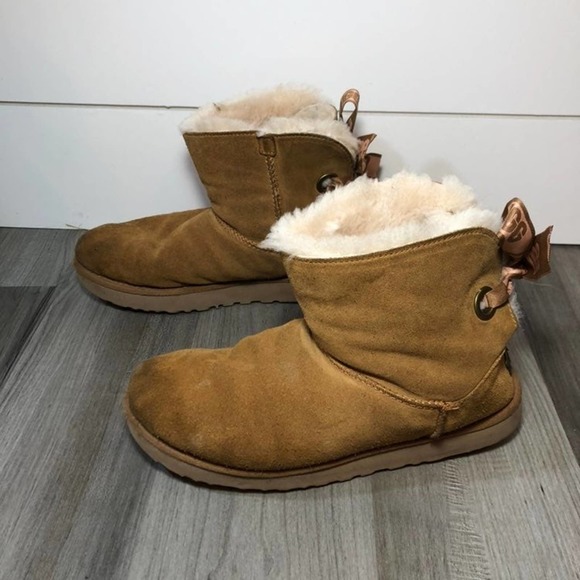 UGG Boots Size 9 - Picture 1 of 12